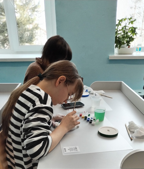 ТВОРЧЕСТВО, СИМВОЛЫ И ДОБРОТА: НЕОБЫЧНЫЙ КЛАССНЫЙ ЧАС В 8 «В».